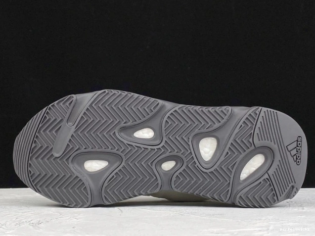 Bone FY3729 MNVN 700 Yeezy Adidas Boost 0716